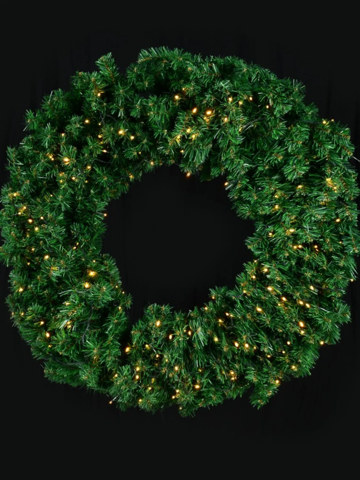 Christmas Warehouse Giant Balsam Pine Needle Pre-Lit Christmas Wreath With 420 Tips - 1.2M> Christmas Wreaths